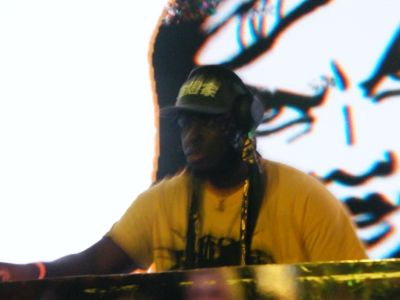 Dazegod performing at Club Contact