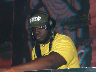 Dazegod performing at Club Contact