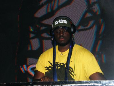 Dazegod performing at Club Contact