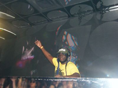 Dazegod performing at Club Contact