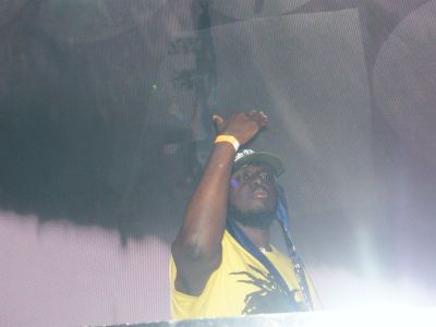 Dazegod performing at Club Contact